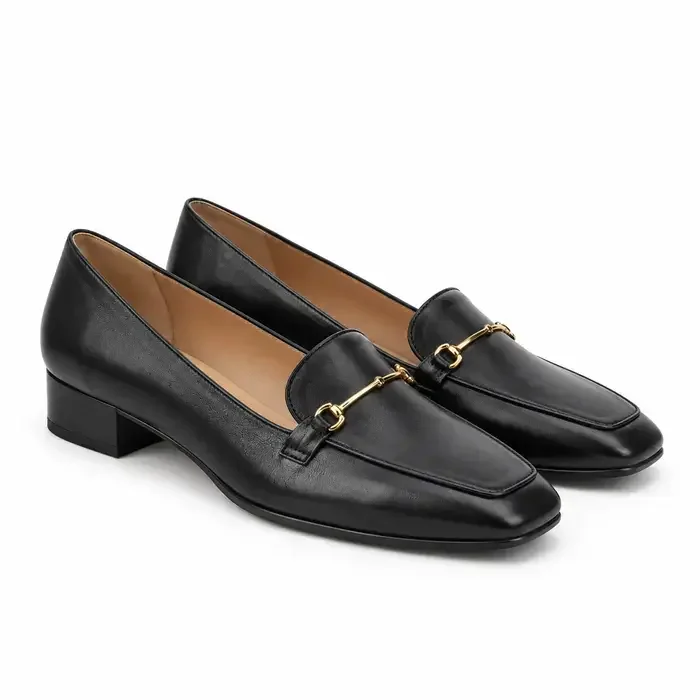Footwear image from Sogand Shoes, a website project by Alireza Shokri